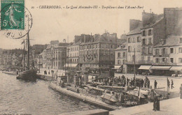 EP 21 -(50) CHERBOURG  - LE QUAI ALEXANDRE III -  TORPILLEURS DANS L'AVANT PORT- ANIMATION - 2 SCANS - Cherbourg