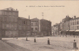 FI 19 -(57) BOULAY  -  PLACE DU MARCHE ET RUE DU MARECHAL FOCH   - 2 SCANS - Boulay Moselle