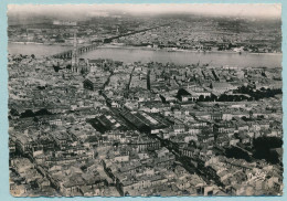 BORDEAUX - Vue Aérienne. Le Quartier Saint-Michel. Le Pont De Pierre Et La Bastide - Bordeaux