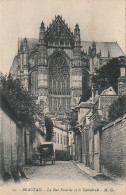 GU 1 -(60) BEAUVAIS  -  LA RUE FEUTRIER ET LA CATHEDRALE   -  CALECHE  -  2 SCANS - Beauvais