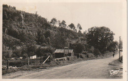 GU 5 -(61) LA FERRIERE AUX ETANGS  -  LE MONT BRULE  - 2 SCANS - Autres & Non Classés