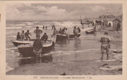 GU 7 -(62) BERCK PLAGE  -   MAREE MONTANTE  - BAIGNEURS ,  PECHEURS ET BARQUES   - 2 SCANS - Berck