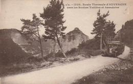 GU 12 -(63) ROUTE THERMALE D'AUVERGNE VERS LES ROCHES TUILIERE ET SANADOIRE  - AUTOCAR D' EXCURSION -  2 SCANS - Autres & Non Classés