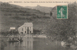 GU 13 -(63) MUROLS  -  LE  LAC CHAMBON , A DROITE LA DENT DU MARAIS - BARQUE ET RAMEUR  - CAFE RESTAURANT - 2 SCANS - Andere & Zonder Classificatie