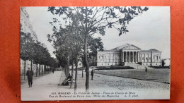 CPA (49) Angers. Le Palais De Justice. Place Du Champ De Mars. Animation. (7A.n°145) - Angers