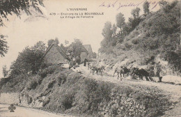 GU 16  -(63) ENVIRONS DE  LA BOURBOULE  -  LE VILLAGE DE FENESTRE  - TROUPEAU DE VACHES  -  2 SCANS - La Bourboule