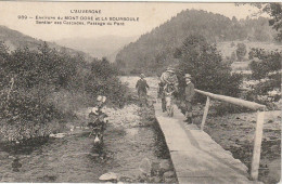 GU 16 -(63) ENVIRONS DU MONT DORE ET LA BOURBOULE - SENTIER DES CASCADES , PASSAGE DU PONT - A DOS D'ANE  - 2 SCANS - Le Mont Dore