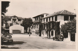 GU 18 -(64) ASCAIN -  L'HOTEL ETCHOLA - L'HOTEL DE LA RHUNE ET LE FRONTON   - AUTOMOBILES  -  2 SCANS - Ascain