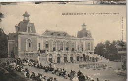 GU Nw -(65) BAGNERES DE BIGORRE - UNE FETE D' ENFANTS AU CASINO  - CARTE PHOTO LIBRAIRIE SAJOUS , BAGNERES - Bagneres De Bigorre