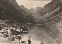 GU Nw -(65) LAC DE GAUBE - ANIMATION - RANDONNEURS  SUR LES ROCHERS -  2 SCANS - Other & Unclassified