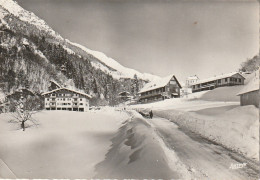 GU Nw -(65)  BAREGES  -  L'ARRIVEE A BAREGES EN HIVER - TROUPEAU DE MOUTONS , BERGER  -  2 SCANS - Autres & Non Classés