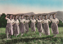 GU Nw -(64) DANSES  BASQUES PAR " BEGIRALEAK " DE ST JEAN DE LUZ  - DANSE DES MARCHANDES  DE POISSON - 2 SCANS - Tänze