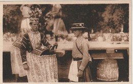 GU Nw -(64) TYPES BASQUES - LES FAMEUX DANSEURS DE LA SOULE - LE CHEVAL ET LA CANTINIERE  - 2 SCANS - Danses