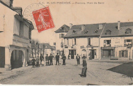 GU Nw -(64) PONTACQ  -  PLACE DU BARRY   - ANIMATION - COMMERCES , CAFE FRANCAIS  - 2 SCANS - Pontacq