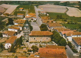 GU 21 -(64) VUE AERIENNE DE AINHOA ET DE L'HOTEL ITHURRIA  - CARTE COULEURS  -  2 SCANS - Ainhoa