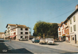 GU 22 -(64) ST PEE SUR NIVELLE -  LA PLACE DE L'EGLISE ET LES HOTELS " ETCHEGARAY " ET " LA NIVELLE "  -   2 SCANS - Other & Unclassified