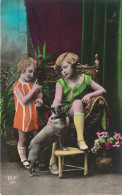 GU Nw - COUPLE DE FILLETTES AVEC CHIOT CARLIN - CARTE COULEURS - 2 SCANS - Scene & Paesaggi