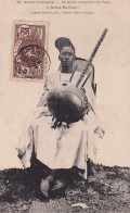 GU Nw- GUINEE FRANCAISE -  UN GRILLO ( MUSICIEN DU PAYS ) - KORA - Africa