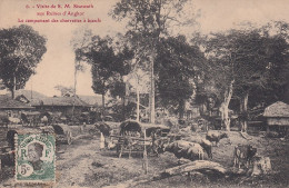 GU Nw- VISITE DE S. M. SISOWATH AUX RUINES D'ANGKOR ( CAMBODGE ) - LE CAMPEMENT DES CHARRETTES A BOEUFS - Cambodge