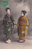 GU Nw- JEUNES FILLES EN TENUES TRADITIONNELLES  JAPON - OBLITERATION NUI DEO , TONKIN ( VIETNAM ) 1907 - Asie