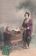 GU Nw- FEMME AVEC BEBE DANS LANDAU ET ENFANT - OBLITERATION HAIPHONG , TONKIN ( VIETNAM ) 1907 - Azië