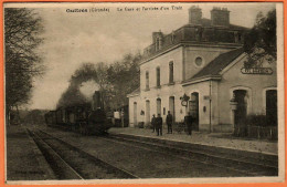 33 - B35164CPA - GUITRES - La Gare Et L'arrivée D'un Train - Très Bon état - GIRONDE - Otros & Sin Clasificación