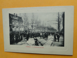 ROUBAIX -- Le Boulevard De Paris - Défilé Militaire - FORTE ANIMATION - Roubaix