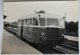Photo Ancienne - Snapshot - Train - Autorail Automotrice - GUINGAMP - Bretagne - Ferroviaire - Chemin De Fer - RB - Trenes