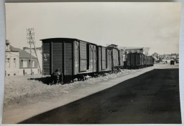 Photo Ancienne - Snapshot - Train - Wagon - GUINGAMP - Bretagne - Ferroviaire - Chemin De Fer - RB - Trains