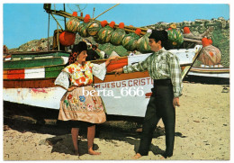 Portugal Costumes * Nazaré * Trajes Típicos * Idyll On The Beach * Idylle à La Plage - Costumes