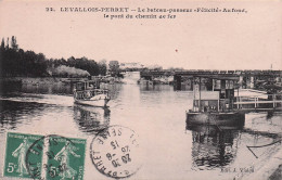 Levallois Perret -  Bateau Passeur Felicité -  CPA °J - Levallois Perret