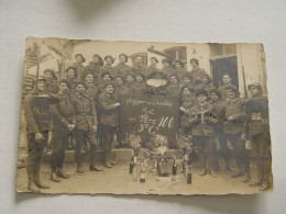 CARTE PHOTO CHASSEURS ALPINS 28 EME BATAILLON -HONNEUR AUX LIBERABLES ANIMEE - Regiments