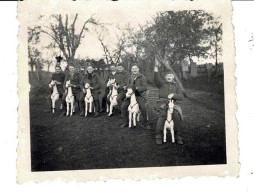 Ref 1 - Photo : Soldats , Militaires Au Cheval Sur Des Jouets , Lieu ?. - Europa