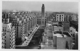 LYON-VILLEURBANNE - Les Nouvelles Cités - Vue Vers L'Hôtel De Ville - Au Fond Le Théâtre - Villeurbanne