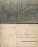 Foto  Kutsche Und Fahrrad Vor Geschäft Männer 1913 Privatfoto - Ohne Zuordnung