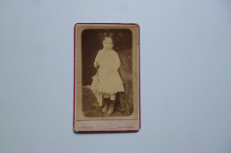 Photographie CDV -  Enfant Avec Parapluie   -  Photographie  PUYMARTIN  - 18, Place D'Orléans  -   Chateauroux  -  Indre - Otros & Sin Clasificación