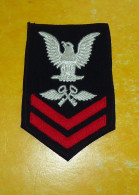 ARMEE AMERICAINE U.S : PAIRE INSIGNE EN TISSU DE L' U.S NAVY AVEC DEUX GALONS , ETAT VOIR PHOTO  . POUR TOUT RENSEIGNEME - Patches