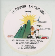 Autocollant Le Corbier-La Toussuire 1989 Télécommande De L'Espace Et Du Modéliseme 4è Festival International 11,5 Diam - Sonstige & Ohne Zuordnung