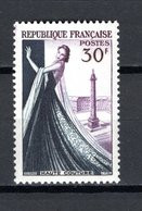 FRANCE  N° 941   NEUF SANS CHARNIERE  COTE 1.20€    HAUTE COUTURE - Unused Stamps