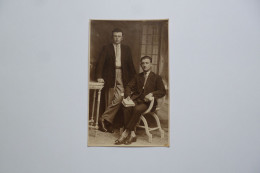 Carte Photo   - Jeunes Hommes  -  Photographie A. GANDA  -  56, Cours Bournissac - CAVAILLON  -  VAUCLUSE - Cavaillon