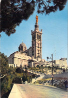 13 - Marseille - Basilique Notre Dame De La Garde Sur La Colline Sacrée - Notre-Dame De La Garde, Lift En De Heilige Maagd