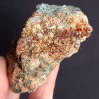 #D57 - Schöner Granat Var. HESSONIT XX (Bric Camulà, Ligurien, Italien) - Mineralen