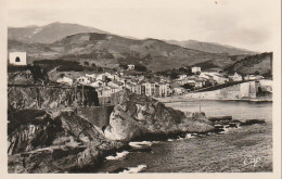 HO 15 - (66)  COLLIOURE  -  L'ENTREE DE LA VILLE  VUE DE LA CORNICHE  - 2 SCANS - Collioure