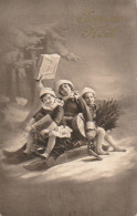 HO 27 - CARTE FANTAISIE  " JOYEUX NOEL " - ENFANTS LUTINS CHARGES DE CADEAUX SUR LUGE -2 SCANS - Sonstige & Ohne Zuordnung