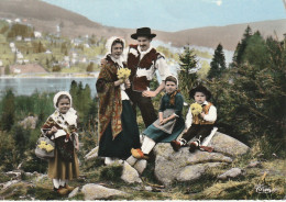 IN 6- GROUPE FOLKLORIQUE "LES MENESTRELS" - GERARDMER - PROMENADE PRINTANIERE - CARTE COULEURS   - 2 SCANS  - Costumes