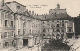 IN 18  - (73)  CHAMBERY -   LE CHATEAU - COUR D'HONNEUR  - 2 SCANS  - Chambery