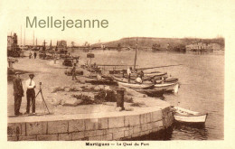 Cpa Martigues (13) Le Quai Du Port - Trépied D'appareil Photo Ou De Lampe ? - Bateaux - Martigues