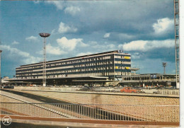 JA 1 - AEROPORT DE PARIS ORLY - AEROGARE D'ORLY SUD - CARTE COULEURS  - 2 SCANS - Aeroporto