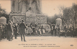 JA 2 (75) PARIS - FETES DE LA VICTOIRE 1919 - DEVANT LE CENOTAPHE - LA DELEGATION ALSACIENNE LORRAINE - 2 SCANS - Sets And Collections