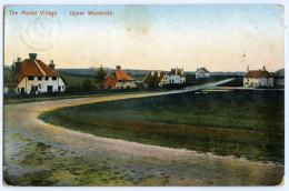 UPPER WOODCOTE - THE MODEL VILLAGE / EAST BERGHOLT CDS POSTMARK / LONDON, WHITEHALL GARDENS (SIMPSON) - Surrey